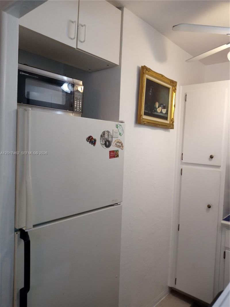 325 Fernwood Rd, Unit 10, Key Biscayne, FL 33149 Photo