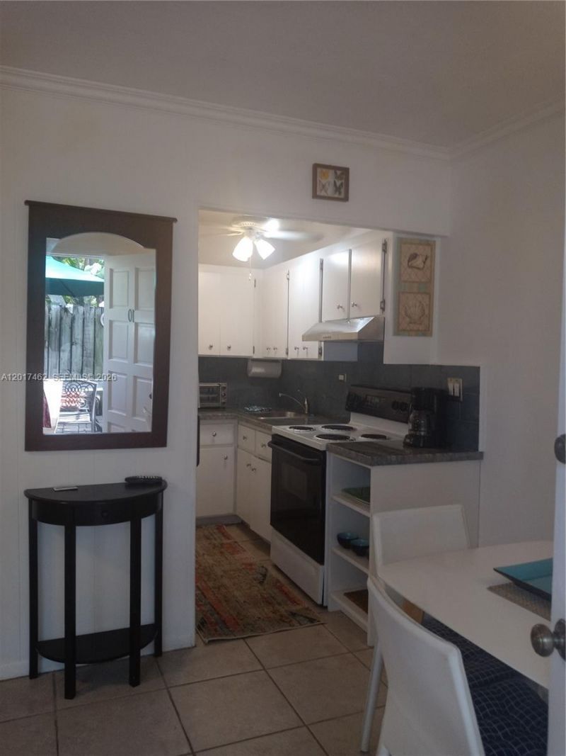 325 Fernwood Rd, Unit 10, Key Biscayne, FL 33149 Photo