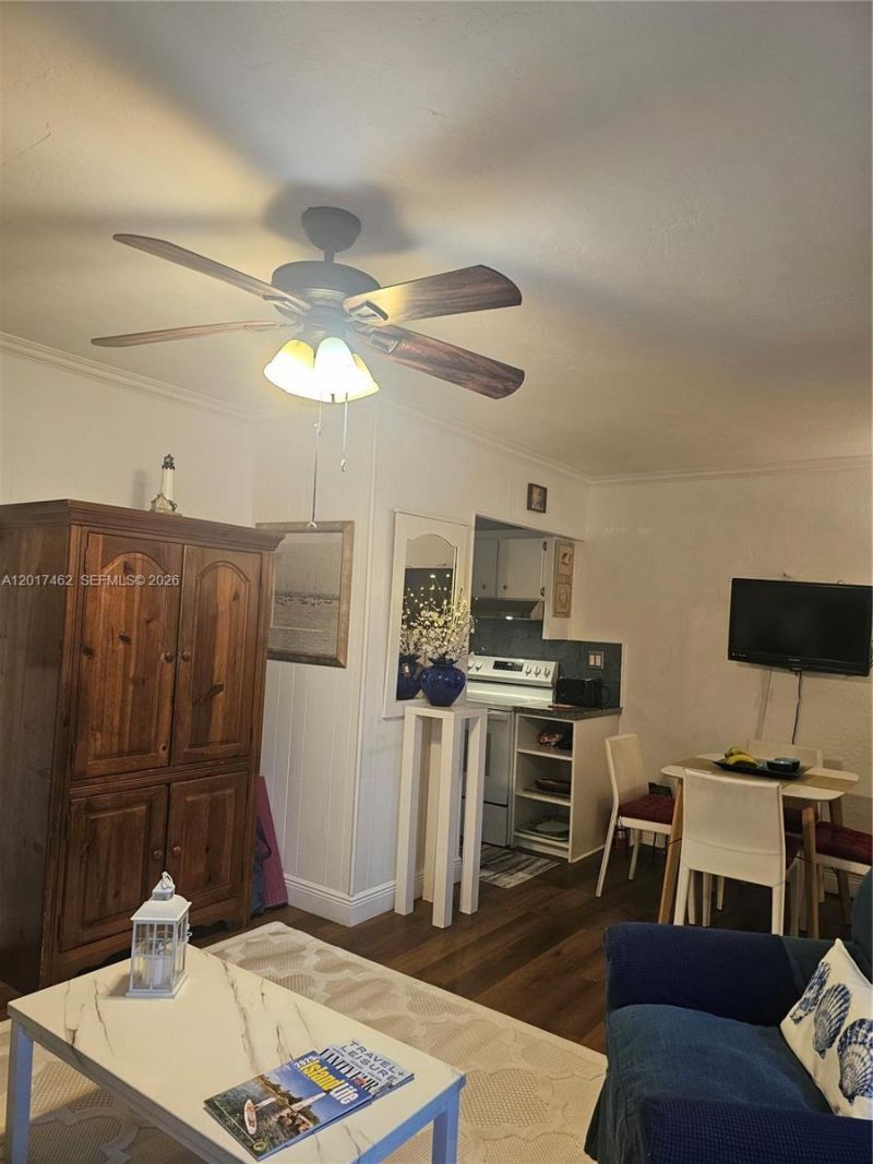 325 Fernwood Rd, Unit 10, Key Biscayne, FL 33149 Photo