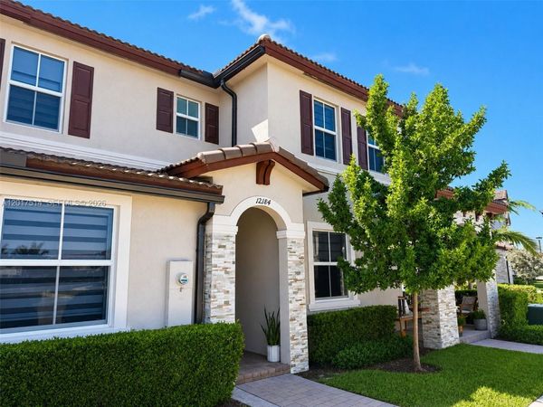 12184 NW 24th Pl , Unit R, Miami, FL 33167