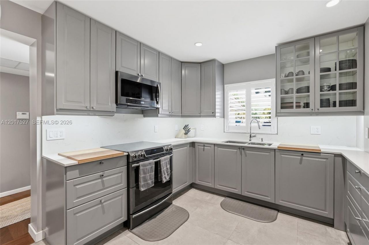 4002 S Cypress Ln, Unit P-17, Pompano Beach, FL 33069 Photo