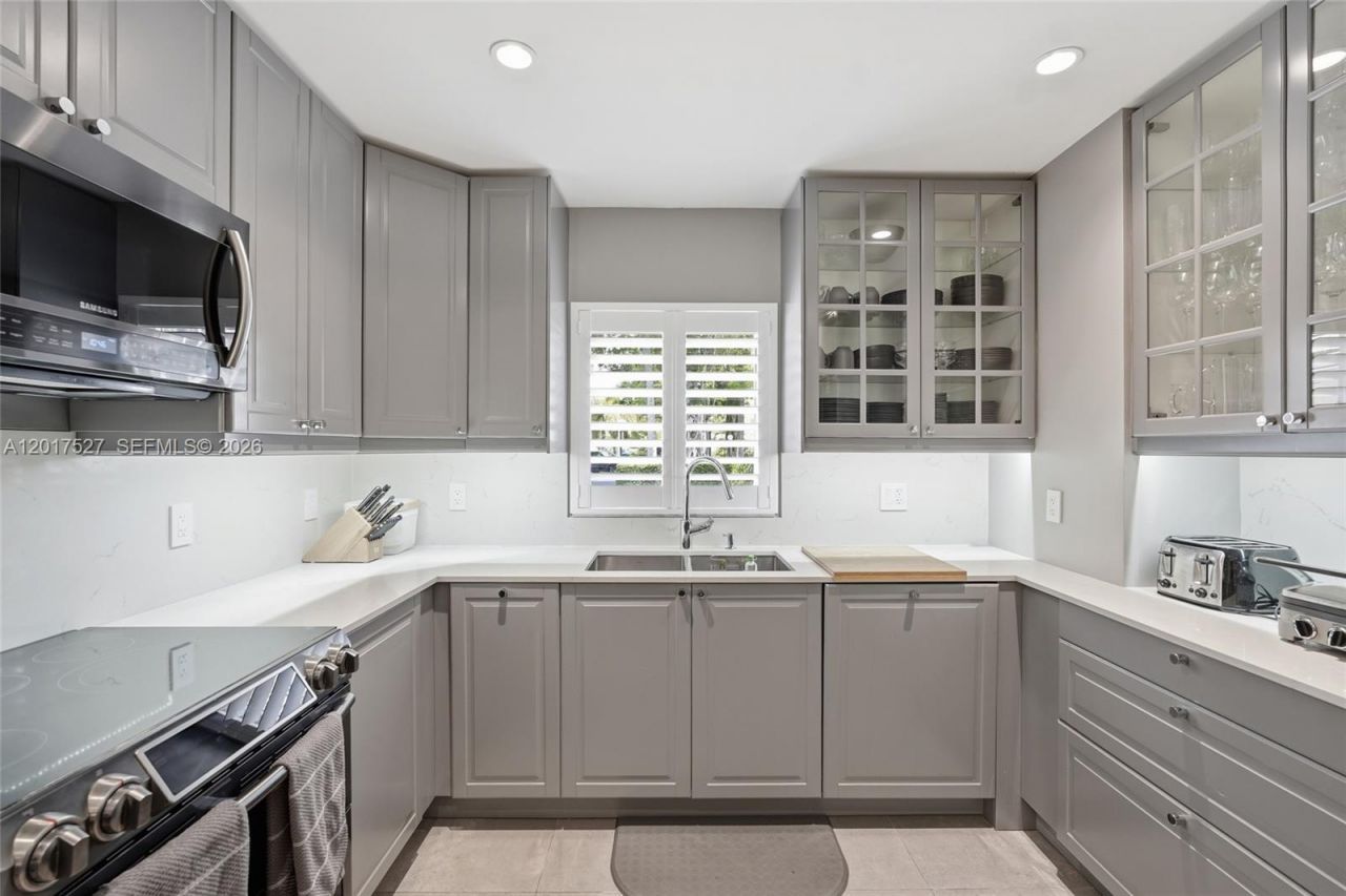 4002 S Cypress Ln, Unit P-17, Pompano Beach, FL 33069 Photo