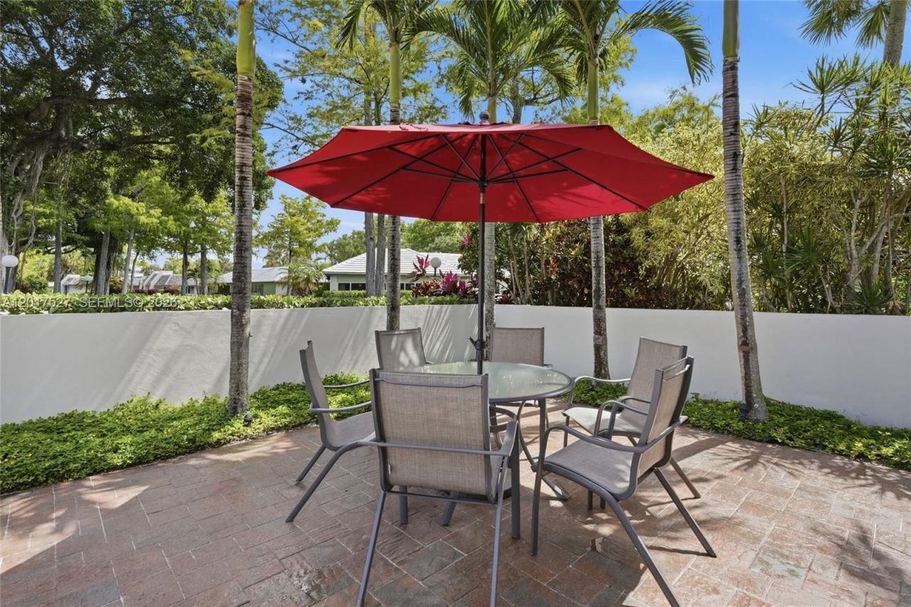 4002 S Cypress Ln, Unit P-17, Pompano Beach, FL 33069 Photo