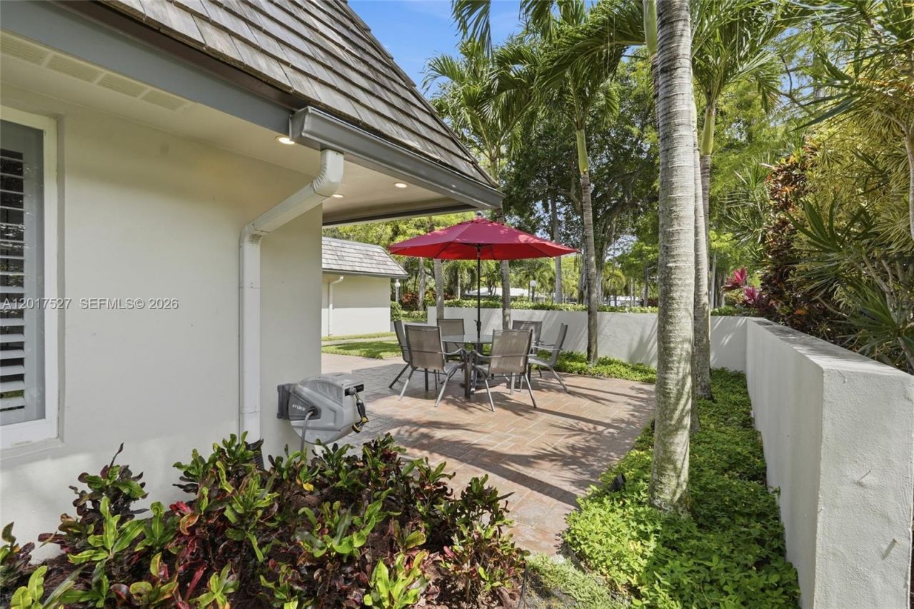 4002 S Cypress Ln, Unit P-17, Pompano Beach, FL 33069 Photo