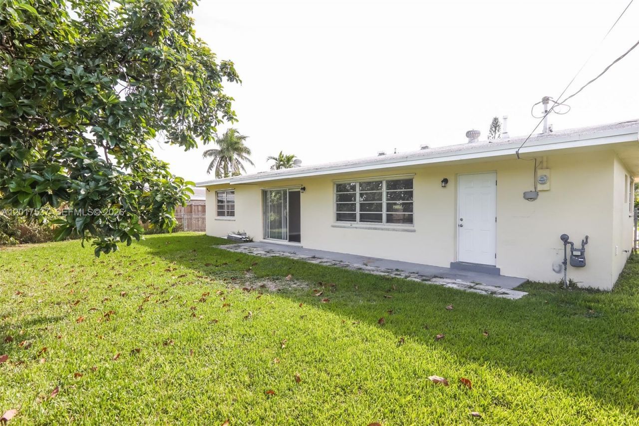 16025 SW 99th Ave, Miami, FL 33157 Photo