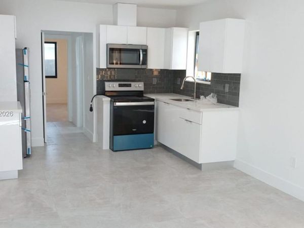 1725 Calais Dr , Unit 6, Miami Beach, FL 33141