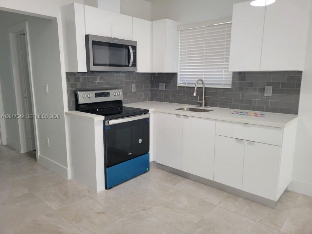 1725 Calais Dr , Unit 6, Miami Beach, FL 33141 Photo