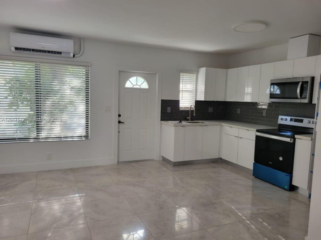 1725 Calais Dr , Unit 6, Miami Beach, FL 33141 Photo