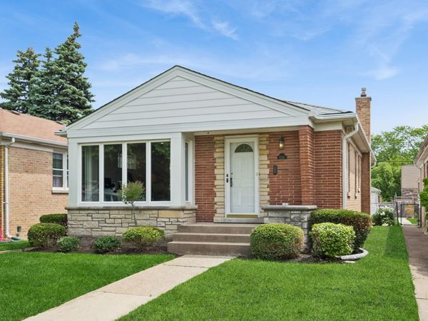 6341 N Tripp Avenue, Chicago, IL 60646