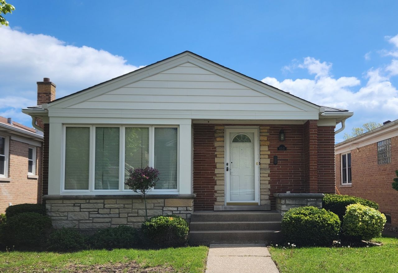 6341 N Tripp Avenue, Chicago, IL 60646 Main Photo