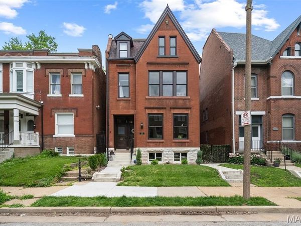 2745 Armand Place , St Louis, MO 63104