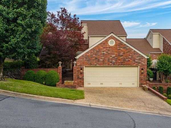 801 Pleasant Valley Dr. #5, Little Rock, AR 72227