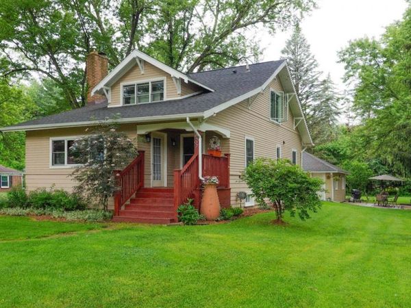 2407 Fairfield Avenue, Kalamazoo, MI 49048