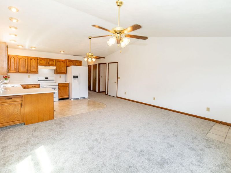 140 Dwyer Avenue, Unit D2, Greenville, OH 45331 Photo 10