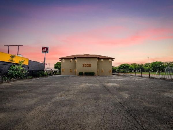 2030 S Las Vegas Trail, White Settlement, TX 76108