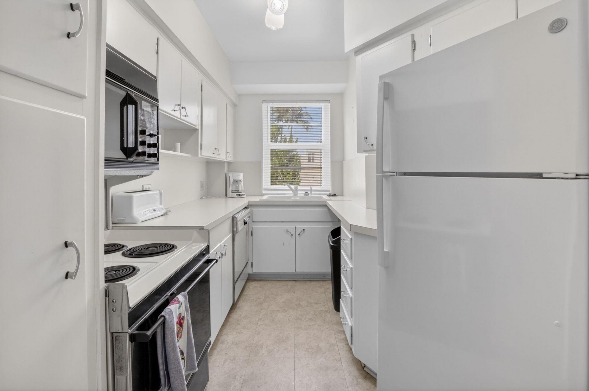 100 N Ocean Boulevard, Unit 105, Delray Beach, FL 33483 Photo