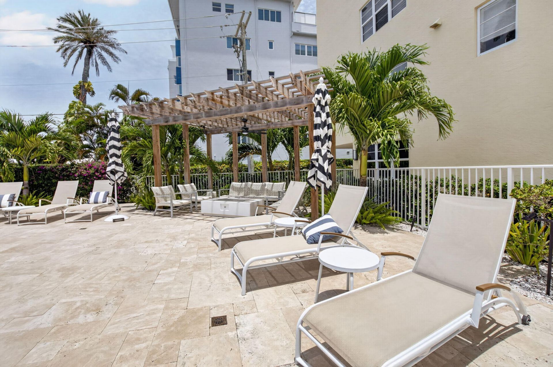 100 N Ocean Boulevard, Unit 105, Delray Beach, FL 33483 Photo