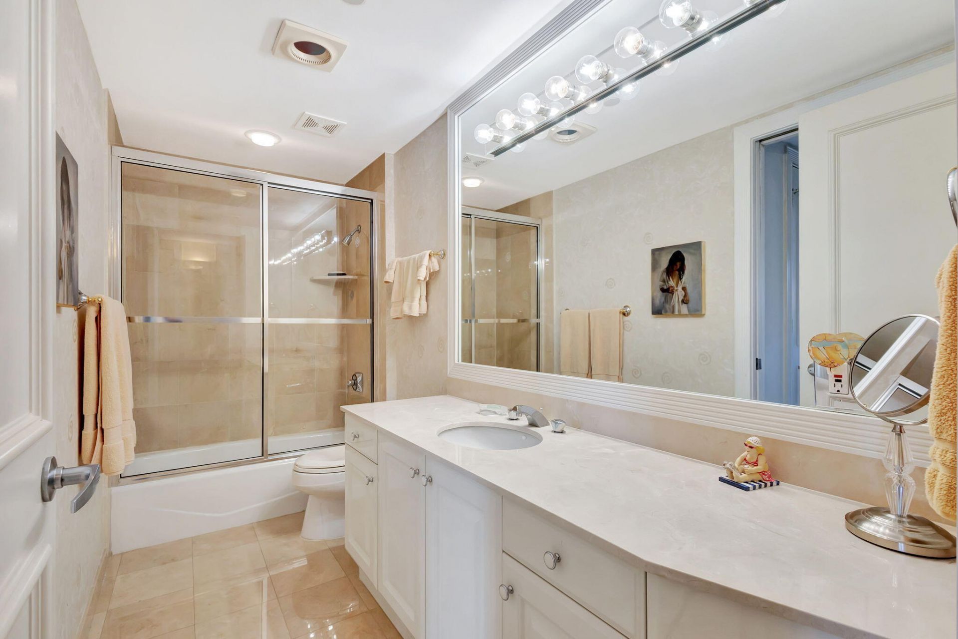 800 Ocean Drive, Unit 404, Juno Beach, FL 33408 Photo