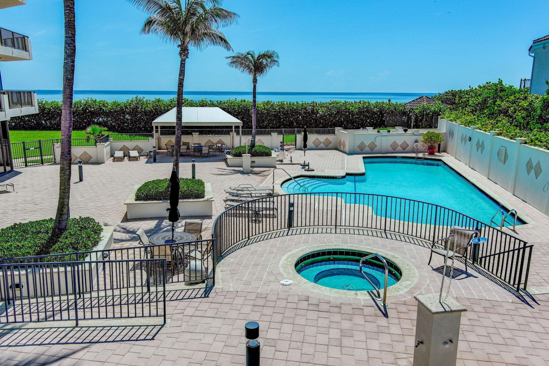 800 Ocean Drive, Unit 404, Juno Beach, FL 33408 Photo