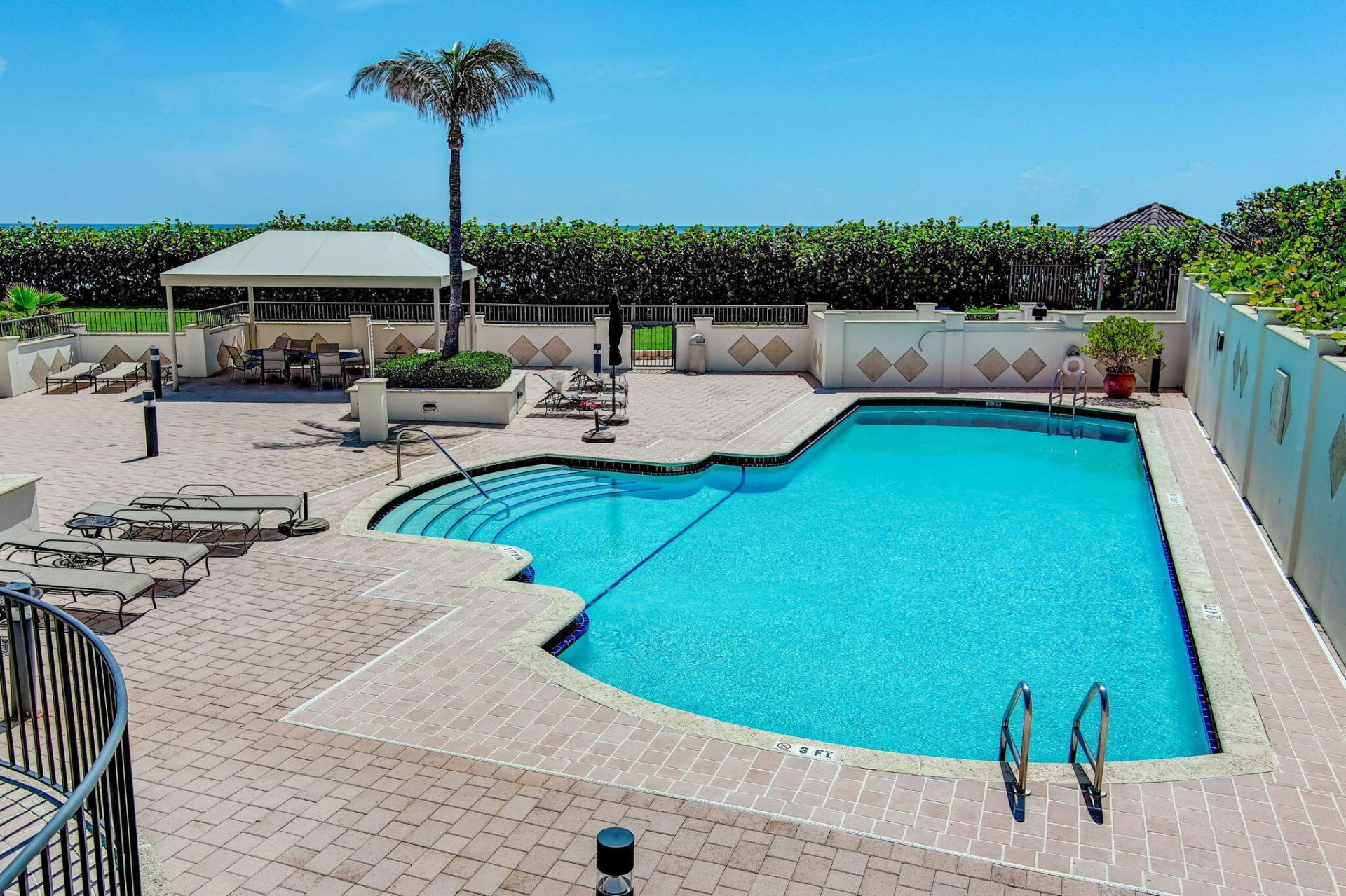 800 Ocean Drive, Unit 404, Juno Beach, FL 33408 Photo