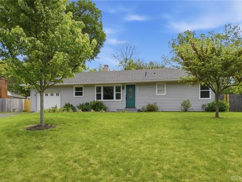 1966 Grange View Drive, Beavercreek, OH 45432 Photo 2