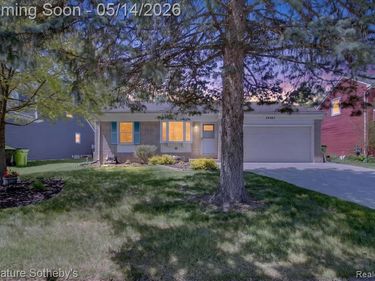 24563 Kings Pointe, Novi, MI 48375