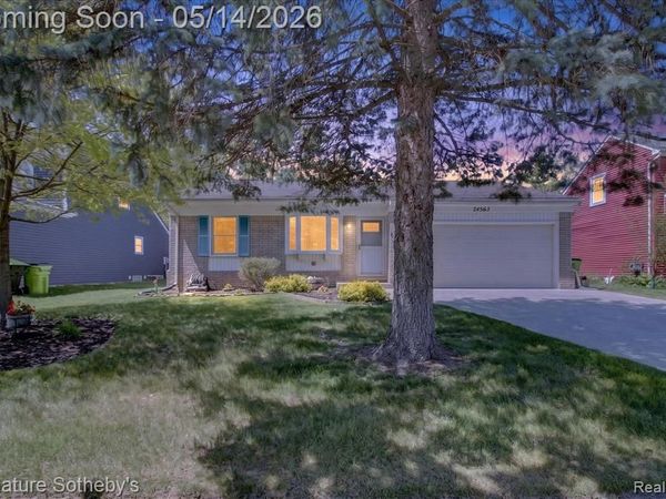24563 Kings Pointe, Novi, MI 48375