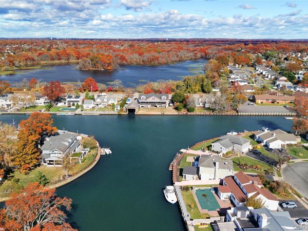4530 Merrick Road , Massapequa, NY 11758