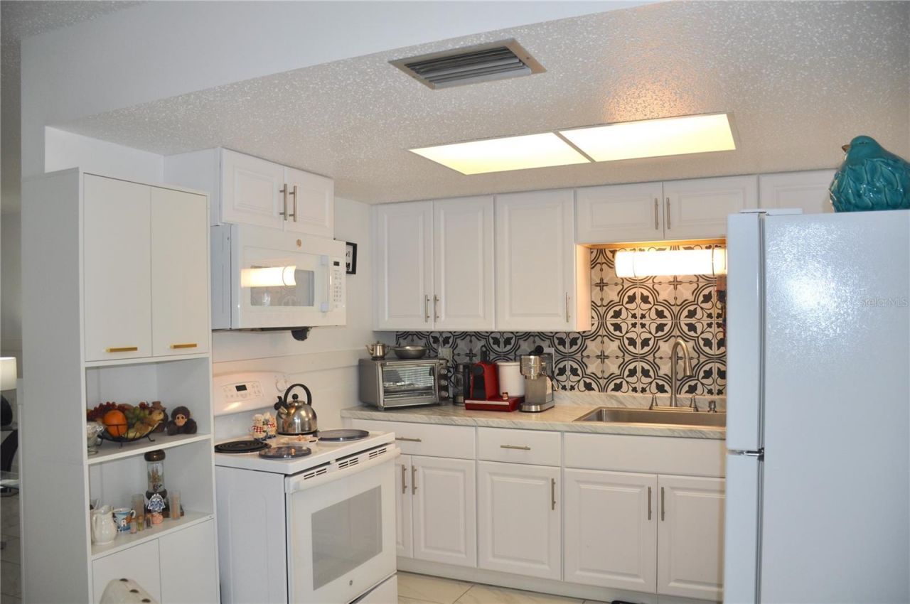 710 Aqui Esta Drive, Punta Gorda, FL 33950 Photo