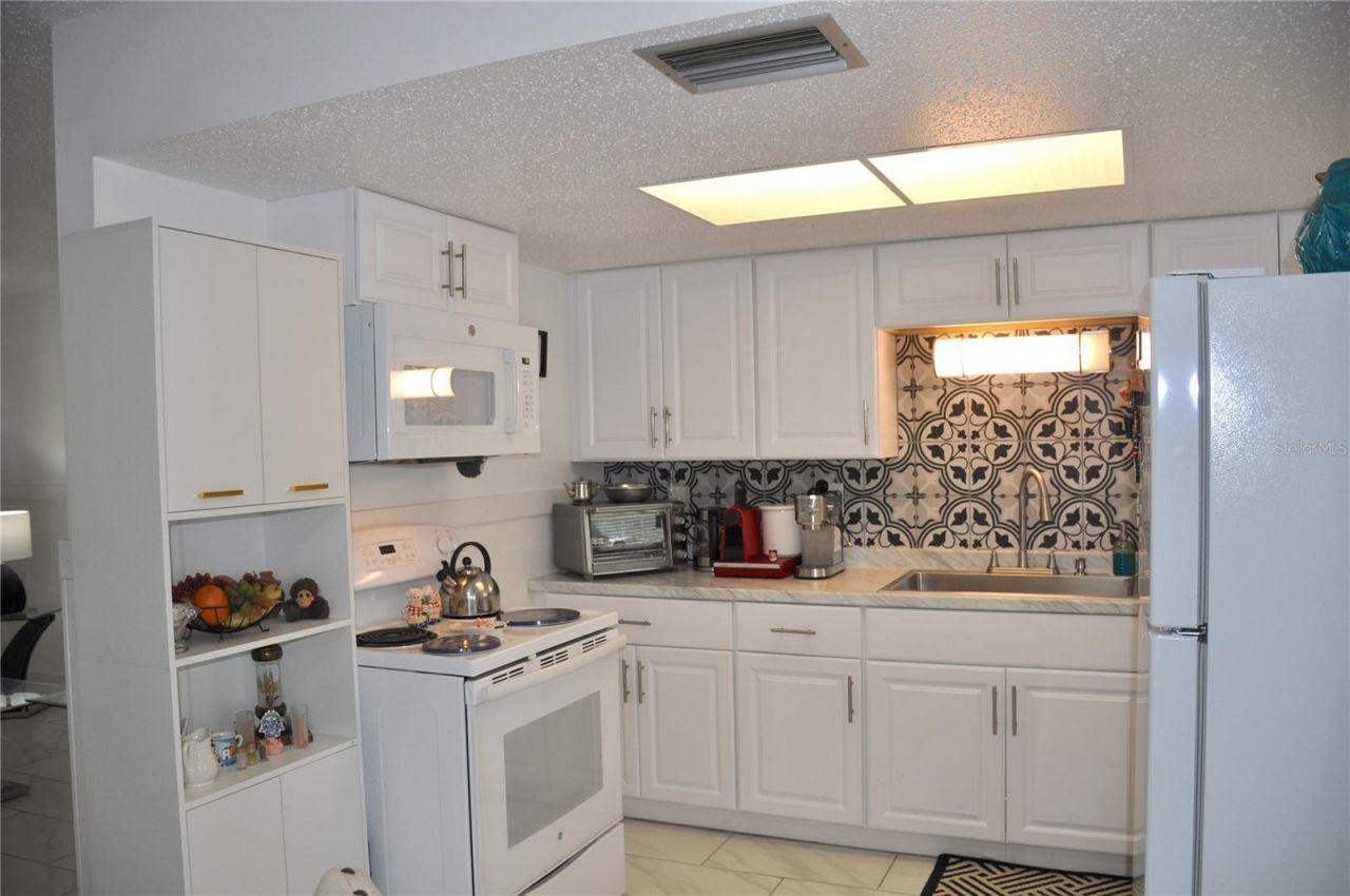 710 Aqui Esta Drive, Punta Gorda, FL 33950 Photo