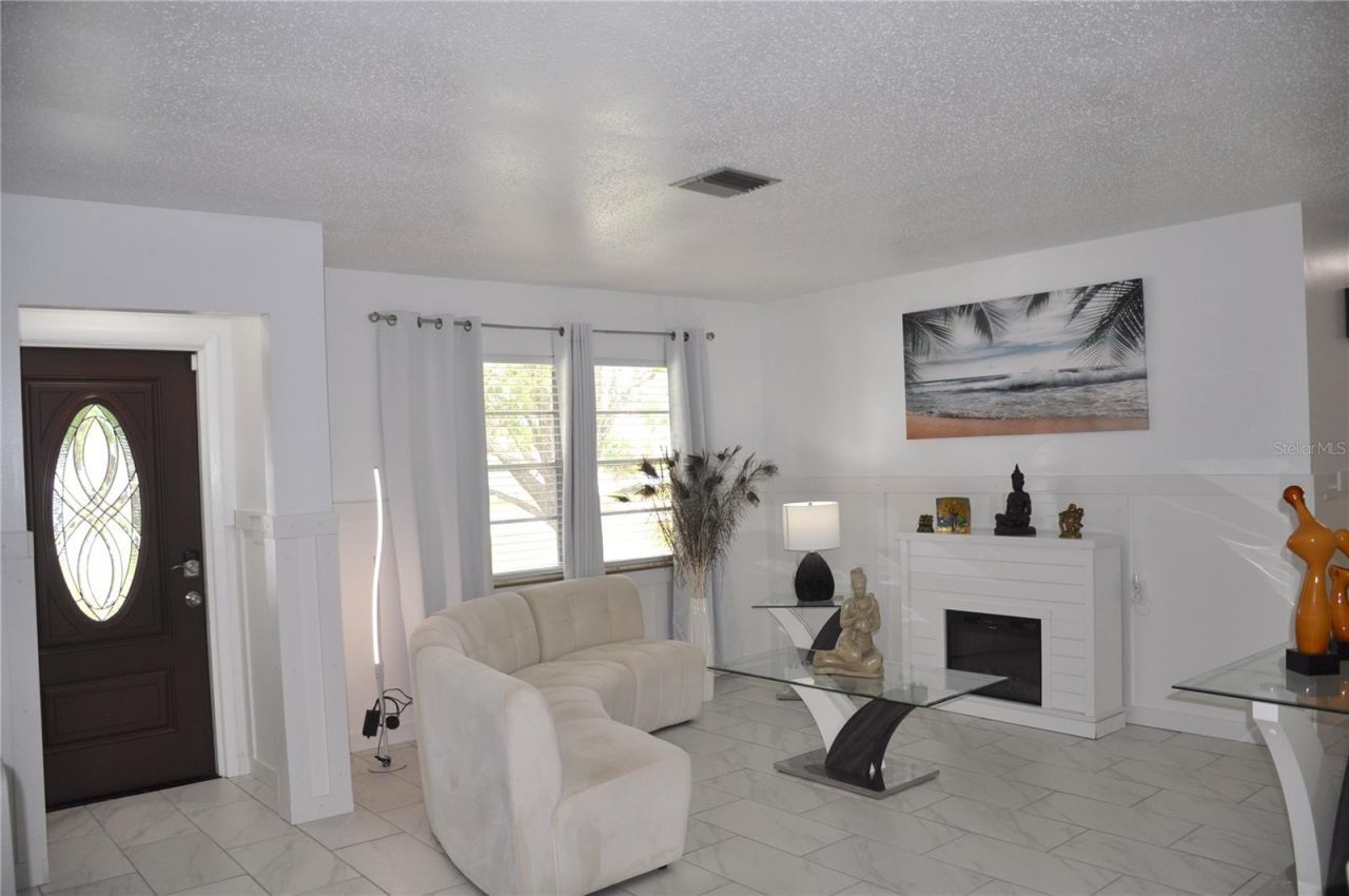 710 Aqui Esta Drive, Punta Gorda, FL 33950 Photo