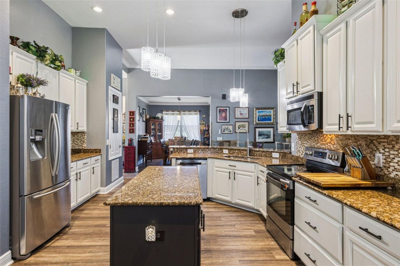 4802 Royce Drive , Mount Dora, FL 32757 Photo