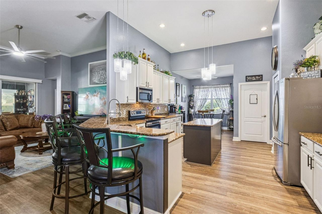 4802 Royce Drive , Mount Dora, FL 32757 Photo