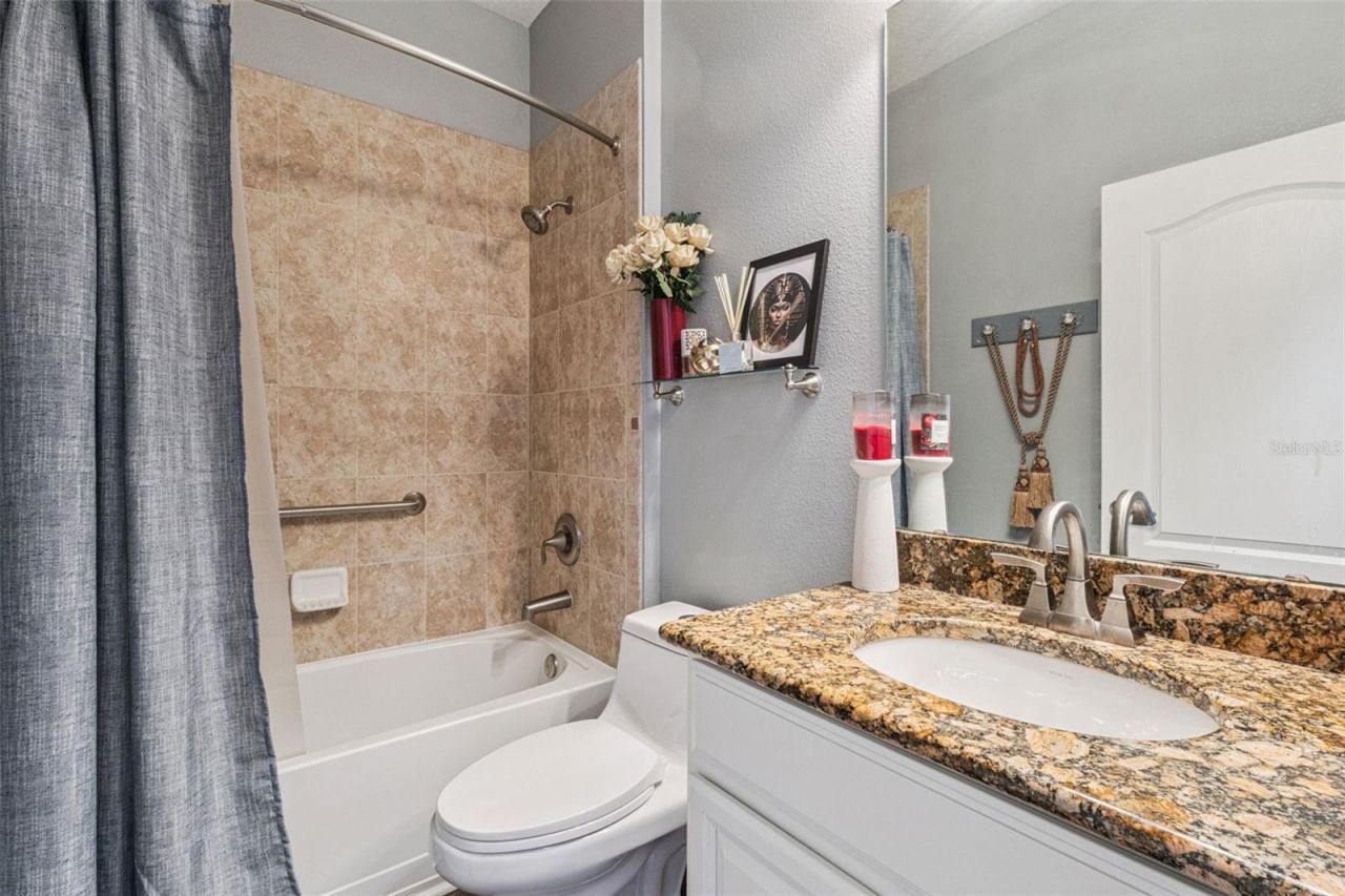 4802 Royce Drive , Mount Dora, FL 32757 Photo