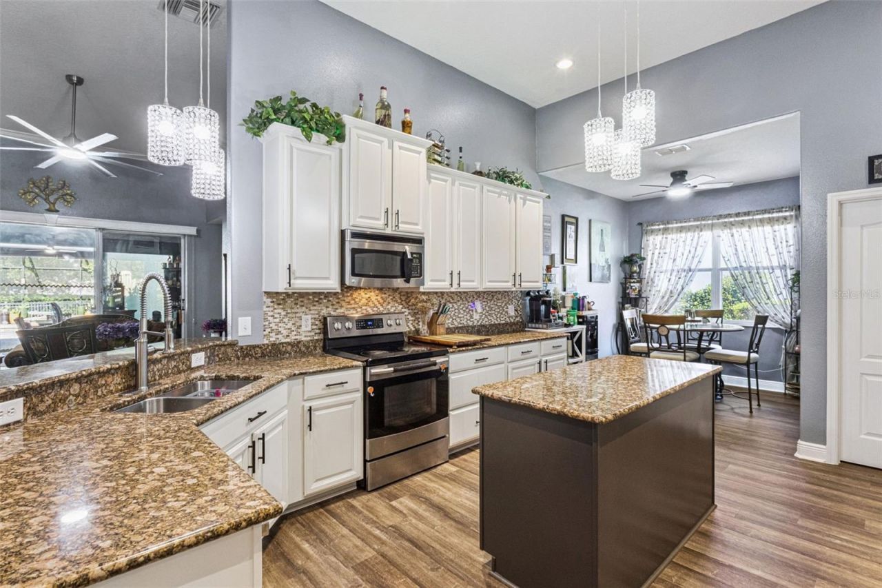 4802 Royce Drive , Mount Dora, FL 32757 Photo
