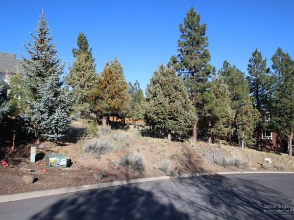 2318 NW Eastes Street, Bend, OR 97703
