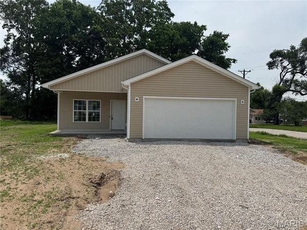 217 S 6th Street , Elsberry, MO 63343
