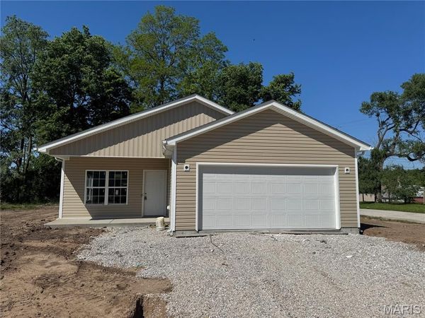 217 S 6th Street , Elsberry, MO 63343