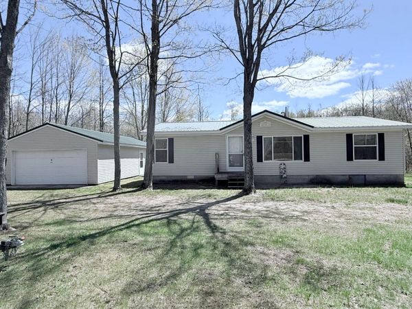 9518 Greenway Drive, Frederic, MI 49733