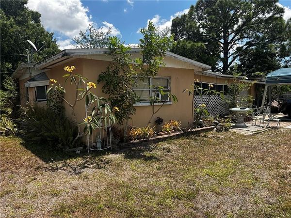 376 Kingston DR E, FORT MYERS, FL 33905
