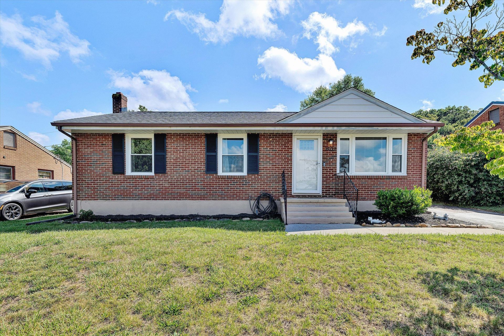 1420 Arrow Dr, Salem, VA 24153 Main Photo
