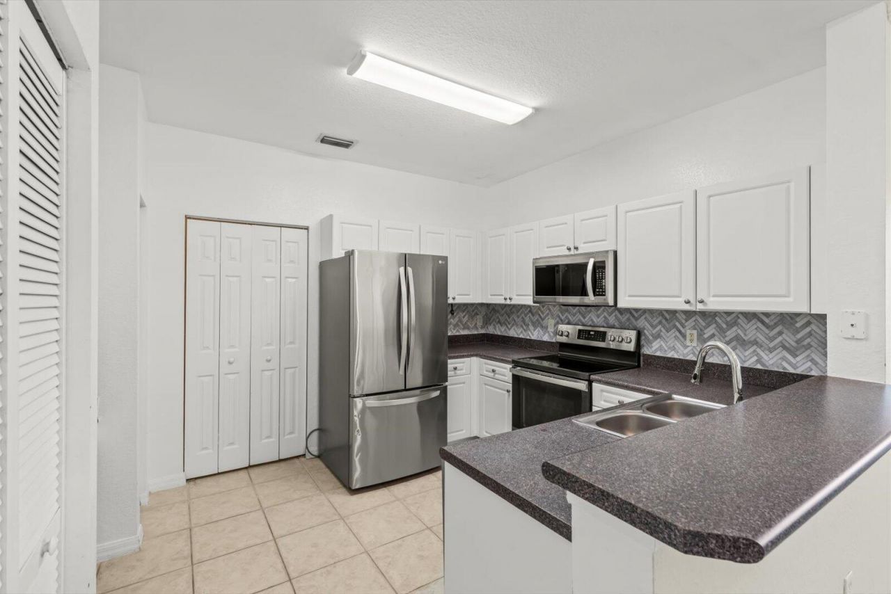 559 SE Prescott Place, Unit 559, Stuart, FL 34994 Photo