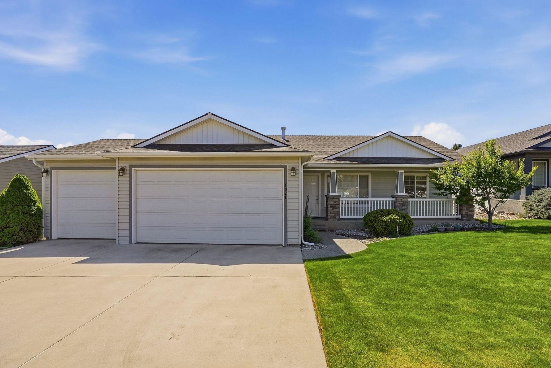1021 N Tanglewood Ln, Liberty Lake, WA 99019 Main Photo