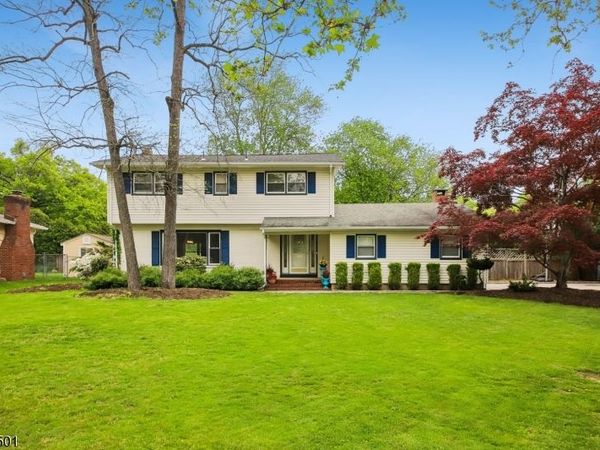 54 Canterbury Dr, Scotch Plains, NJ 07076
