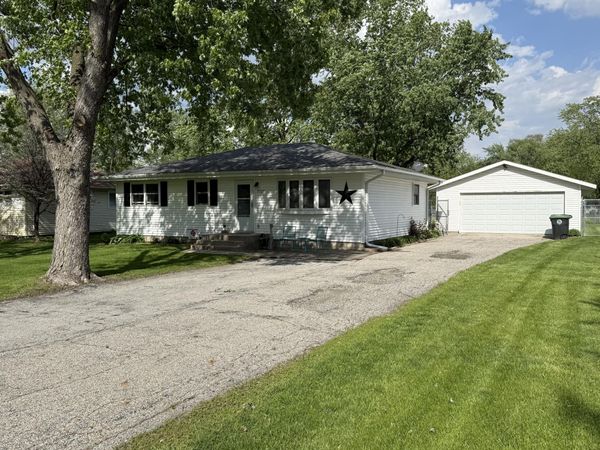 7727 Dakota Street, Merrillville, IN 46410