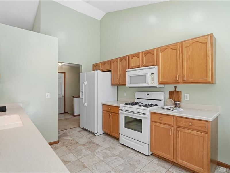 7750 Crystal Lake Lane, Hamilton Township, OH 45039 Photo 12