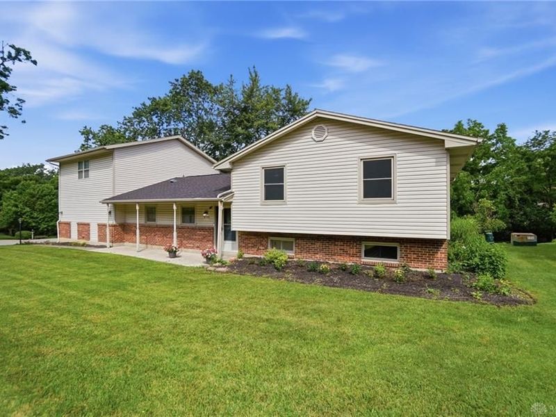 6195 Millbank Drive, Centerville, OH 45459 Photo 1
