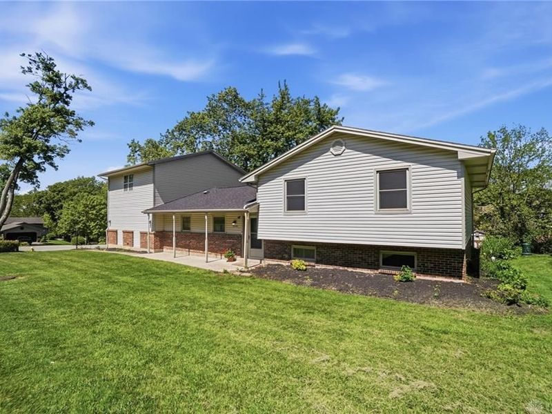 6195 Millbank Drive, Centerville, OH 45459 Photo 2