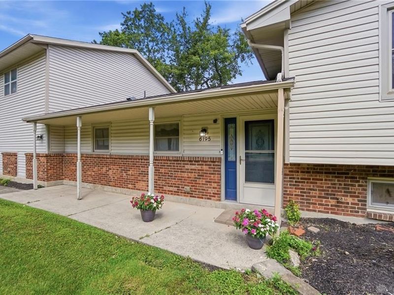 6195 Millbank Drive, Centerville, OH 45459 Photo 2