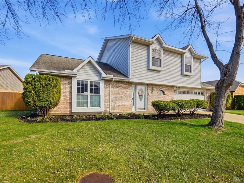 8798 Deer Chase Drive, Huber Heights, OH 45424 Photo 2